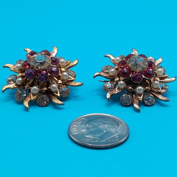 Vintage Pink Clear Rhinestone Floral Twin Pins, Mid-Century Brooch Set, 1950s - Picture 9 of 10